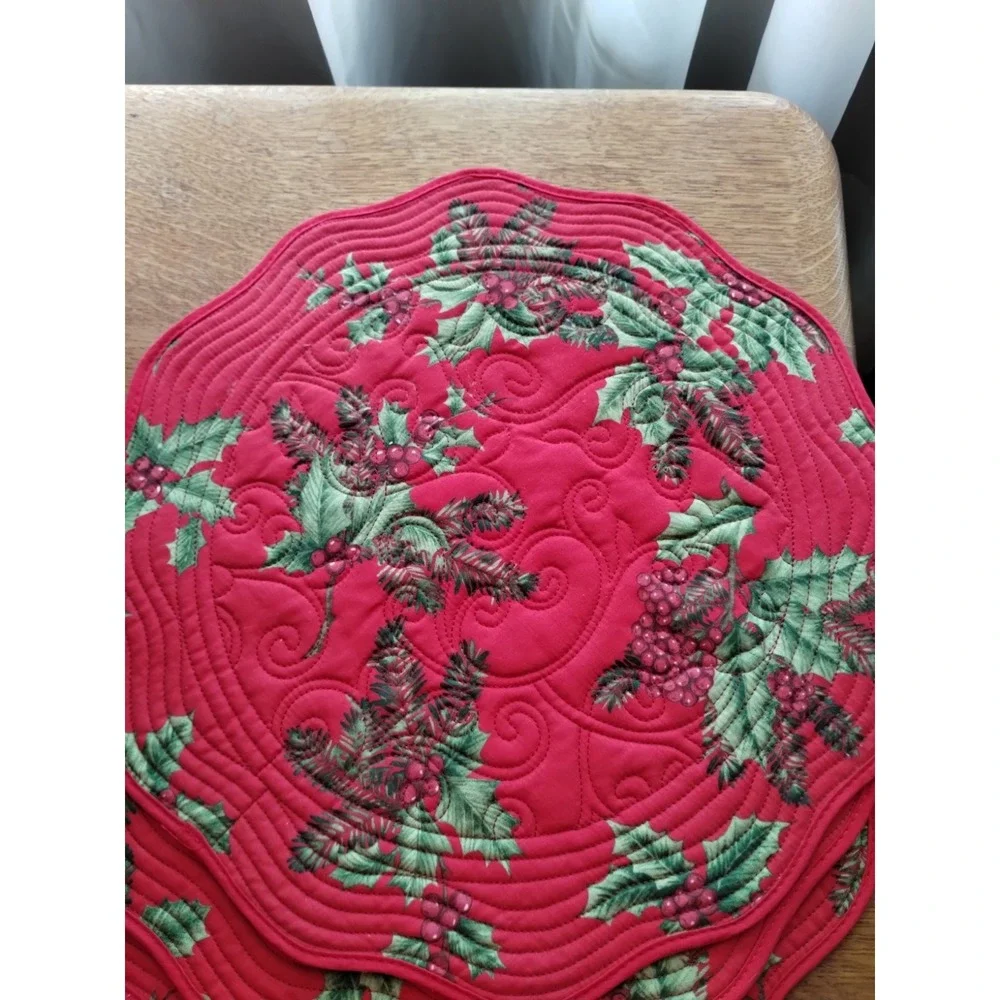 C&F Home Holly Red Round Quilted Christmas Placemats 16